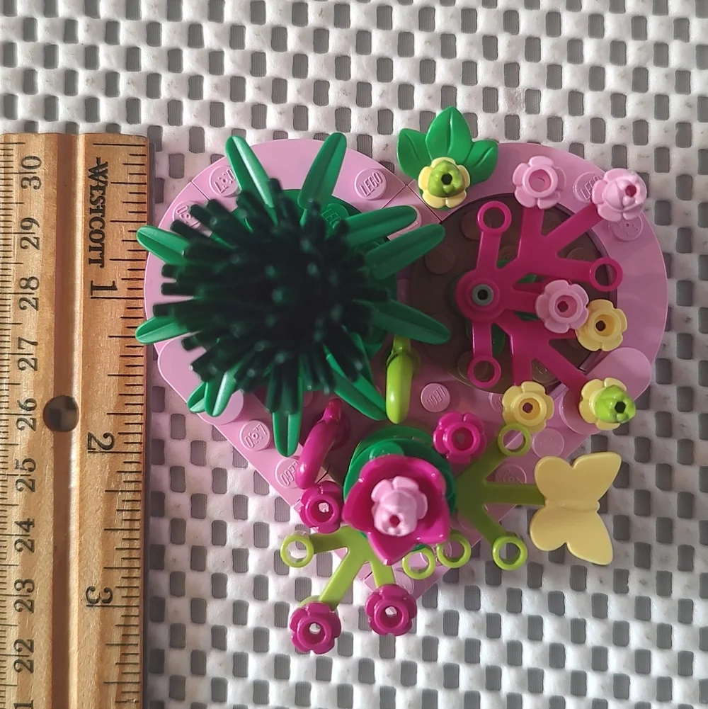Lego Botanical Heart Valentine's Day Build